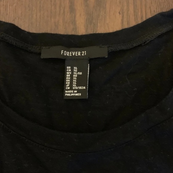 Two women’s shirts - Picture 5 of 5